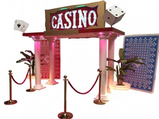 Entrée casino avec enseigne, colonne, cartes, bananier, potelet, décor à thème USA, Las Vegas, Le Mans Le Havre