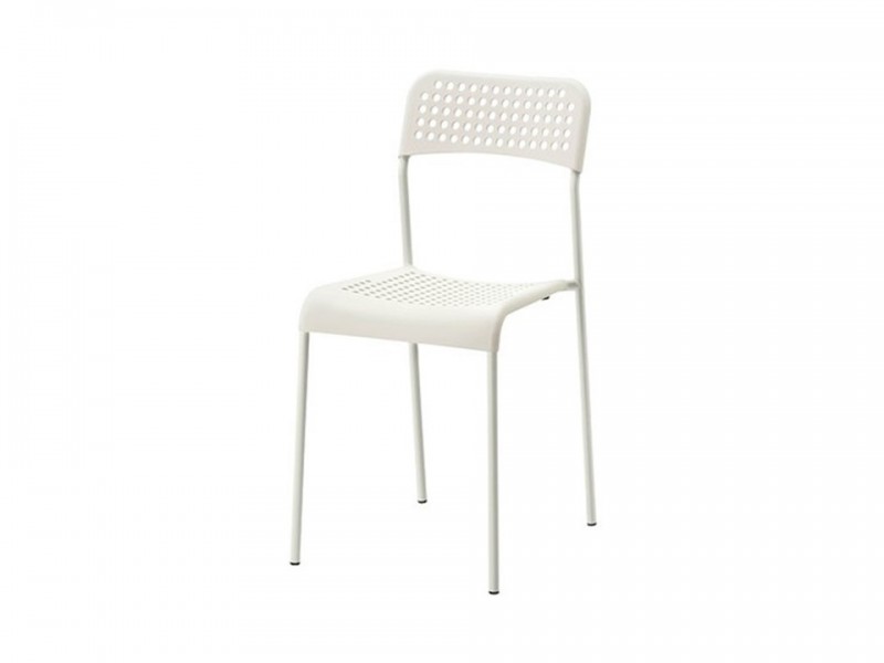 Chaise blanche et blanche