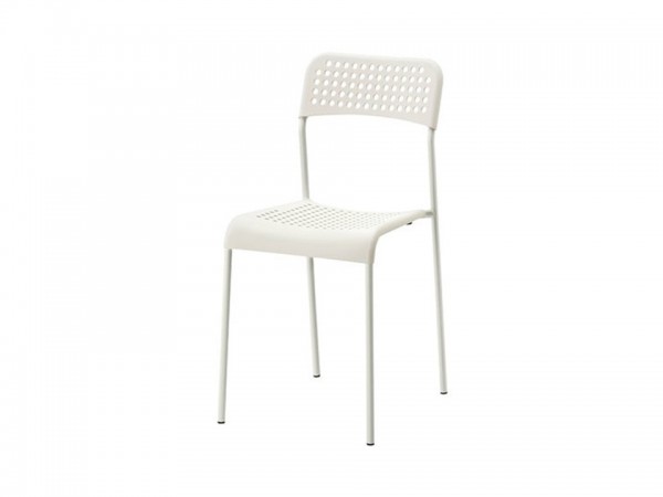 Chaise blanche et blanche