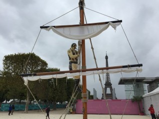 Pirate grimpe corde Personnage résine, matériel déco pour soirée à thème corsaires, pirates, Rouen Caen