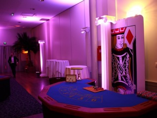 Table casino merisier chuck a luck, accessoire pour fête casino, Las Vegas, Saint-Malo Dinan