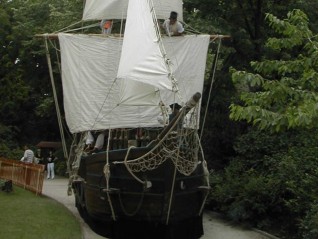loc bateau pour décor à thème corsaire pour soirée événementielle sur Rennes, Nantes, Cherbourg.