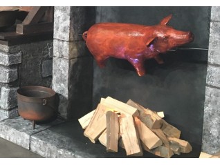 Cochon grillé en location pour décor à thème romain, moyen age sur Vannes