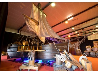 Location bateau pour événementiel réalisation de décor soirée corsaire, pirate, brésil pour salon et foire, Paris, Lille