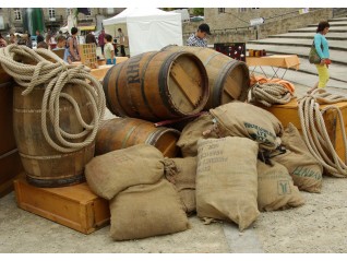 Toile de jute sac plein, accessoire déco pour événement autour du thème pirate, far west, Marseille, Lyon