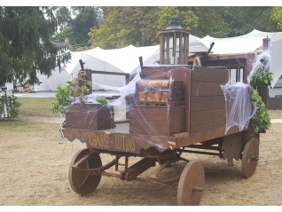 Chariot cahot à louer pour événement grand public thématique corsaire, médiéval, Vannes Lorient