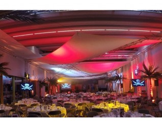 Voile écru triangle rectangle - 230 grs, décoration pour soirée à thème corsaire grand public, Quimper, Brest