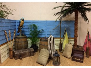 Coffre bois transport, décor pour animation thématique corsaire, jungle, Paris Lyon Marseille