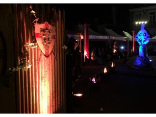 Croix cerclée idéale pour un décor écossais sur Bordeaux et Strasbourg.