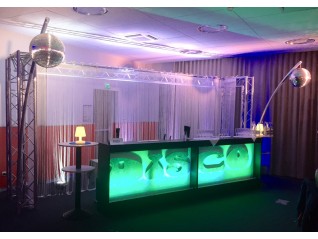 Comptoir double disco décor dispo à la loc pour soirée d'entreprise thème disco, années 70, vintage, La Baule Deauville