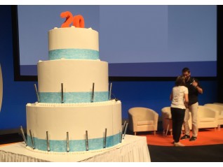 Gâteau d'anniversaire géant en location pour anniversaire, Chartres Dreux