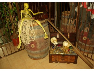 Squelette humain caoutchouc, événement sur thème mer, pirates, corsaires, Brest Morlaix