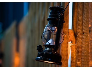 Lampe tempete noir, accessoire déco pour jeux d'entreprise à thème jungle, mer, corsaire, Rennes Fougères