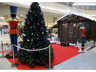 Location Boule de Noel pour décor thématique, scénarisation dans galeries marchandes