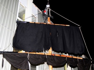Mat 2 voiles pliees-2 échelles de corde pour soirée évènementielle thème mer, corsaire, Angers Nantes