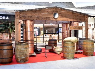 Location distillerie pour mise en scène décor Guadeloupe route du Rhum St Malo.