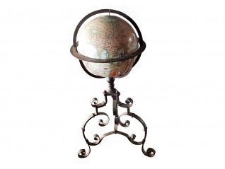 Location globe sur pied pour décor à thématique corsaire sur Bordeaux
