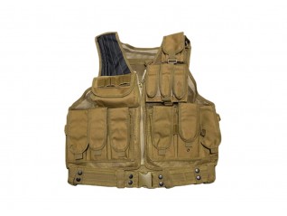 Gilet veste tactique + ceinturon Tan desert pour décor thématique militaire en location sur Dinan