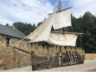 Bateau pour décor  événementiel, tournage cinéma livraison sur Franconville, Bagnolet, Creil