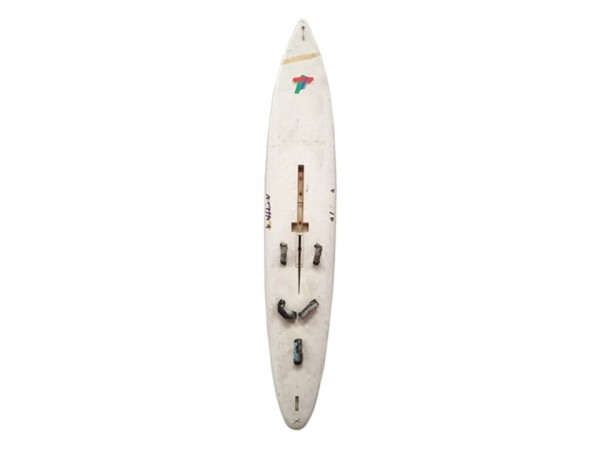 Planche a voile blanche sans voile, surf, décoration pour événement exotique, plage, livraison sur toute la France, Dinan Dinard
