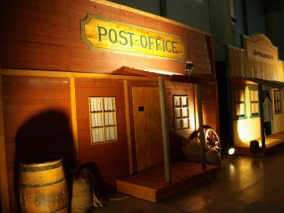 Facade far west post-office en loc pour théme far west